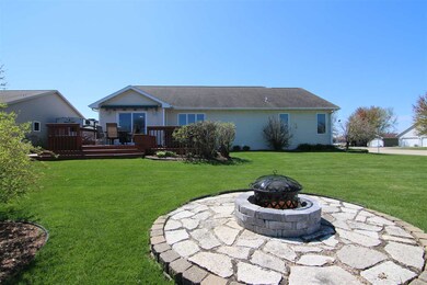 228 Division St, Brooklyn, WI 53521 - photo 3