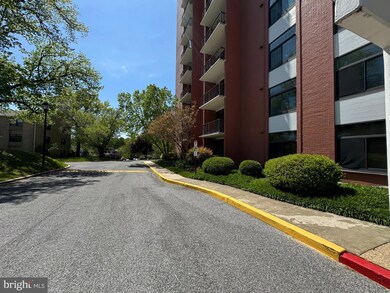 Dulaney Towers unit 307, Towson, MD 21204 - photo 2