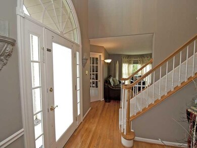 Entry/Foyer.
