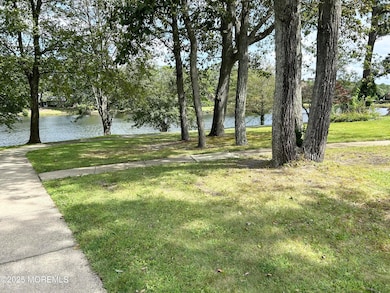 1028B Shetland Dr unit 102B, Lakewood, NJ 08701 - photo 6