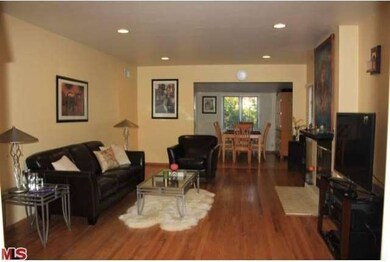 22101 Buena Ventura St, Woodland Hills, CA 91364 - photo 2