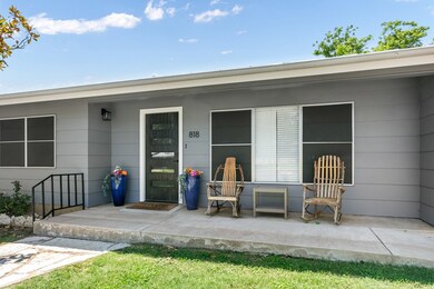 818 Sunset St, Fredericksburg, TX 78624 - photo 4
