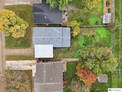 1513 N 16th St, Beatrice, NE 68310 - photo 3