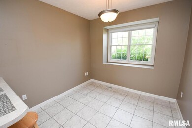 4620 N Weaverridge Blvd, Peoria, IL 61615 - photo 3