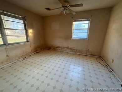 1101 NW 9th St, Stigler, OK 74462 - photo 3