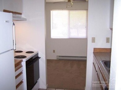 1610 SW 23rd St, Redmond, OR 97756 - photo 3