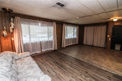 13829 Riviera Dr, Victorville, CA 92395 - photo 4