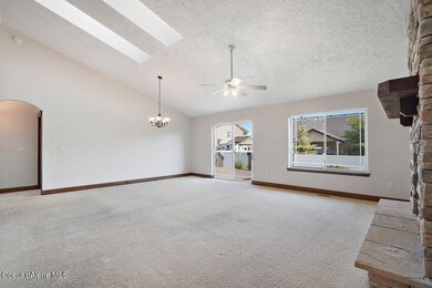 005-2656BlackberryLoop-Hayden-ID-83835-S
