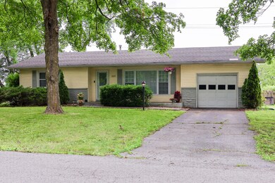 325 N Delaware Ave, Nixa, MO 65714 - photo 2