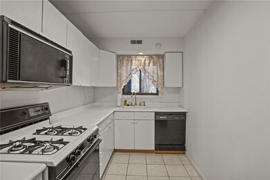 650 E Greenwich Ave unit 5211, West Warwick, RI 02893 - photo 5
