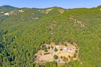 4220 Wards Creek Rd, Rogue River, OR 97537 - photo 5