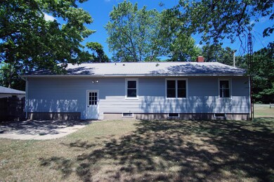 Laketon - Outside (8)