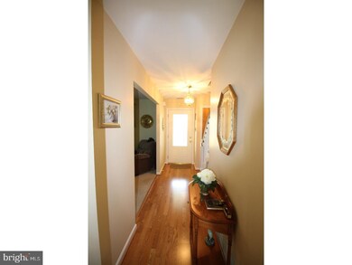 28 Tanglewood Dr, Langhorne, PA 19047 - photo 3