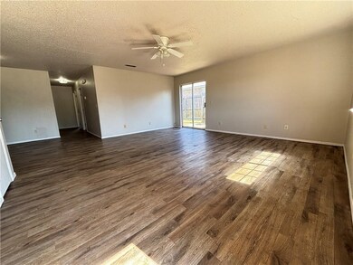 3166 Singletree Ave unit B, Springdale, AR 72764 - photo 2