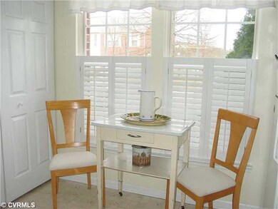 Breakfast Nook - Kitchen breakfast nook.  Washer &