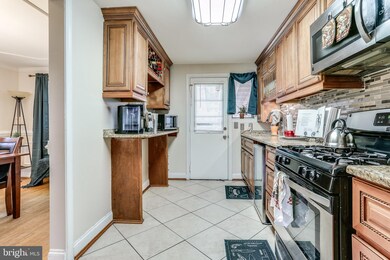 1023 Foxwood Ln, Essex, MD 21221 - photo 7