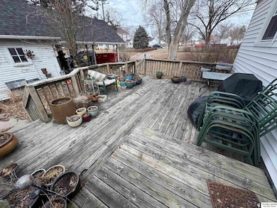 927 N Beaver Ave, York, NE 68467 - photo 5