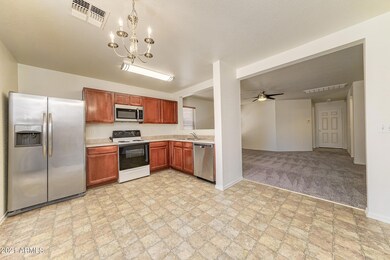 2521 W Mobile Ln, Phoenix, AZ 85041 - photo 2