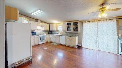 104 S Bailey Rd, Pittsburg, KS 66762 - photo 3