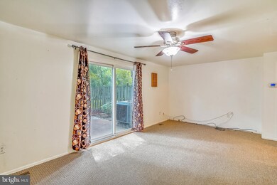 19325 Running Cedar Ct, Germantown, MD 20876 - photo 7