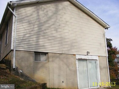 6015 Somerset Rd, Riverdale, MD 20737 - photo 3