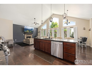 Open Floor Plan Living at its Finest!