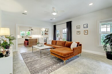 211 Fairbanks St, Houston, TX 77009 - photo 3