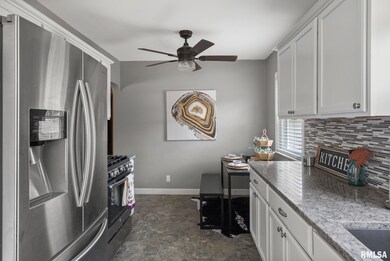 907 W Rusholme St, Davenport, IA 52804 - photo 5