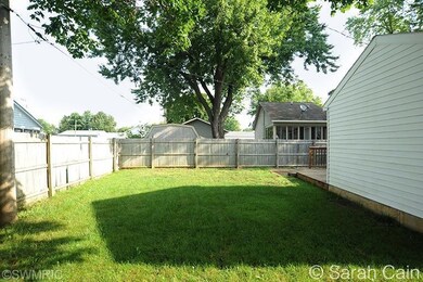 216 Maple St, Lowell, MI 49331 - photo 7