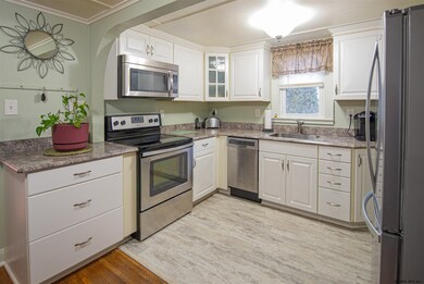 18 Wisconsin Ave, Rensselaer, NY 12144 - photo 7