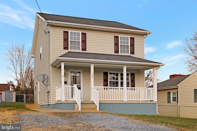 349 Zea St, Strasburg, VA 22657 - photo 4