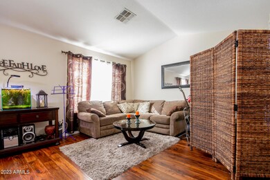 15 - Colonial 3051