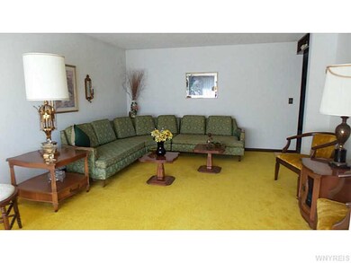 Living Room. Come in to the home from the front do