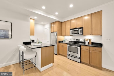 The Chastleton unit 822, Washington, DC 20009 - photo 4