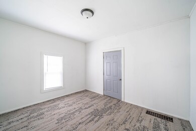 19 E Burnham St (3 of 15)