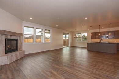 2574 NW 23rd Lp Redmond MLS by Explore M