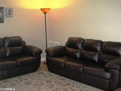 Den/Family/Great Room - Large Family Room with Per
