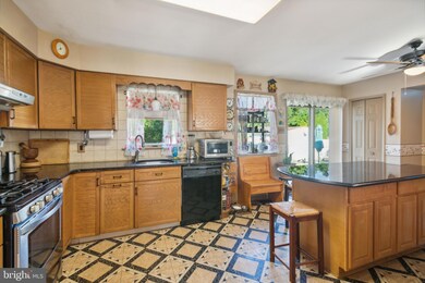 743 Vermont Ave, Woodbury, NJ 08096 - photo 5