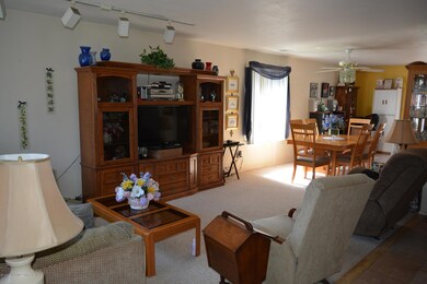 32 Arrowood Ct unit 520, Staten Island, NY 10309 - photo 5