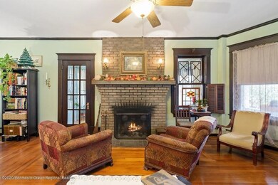 03_91AtlanticSt_1_LivingRoom_LowRes