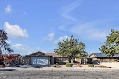 882 Count Wutzke Ave, Las Vegas, NV 89119 - photo 3