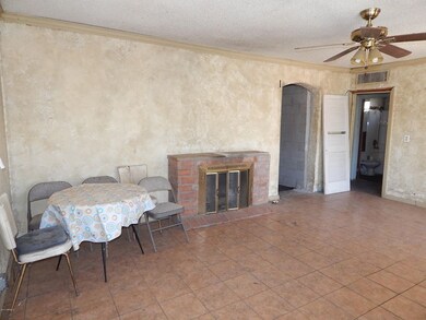 Front room/fireplace