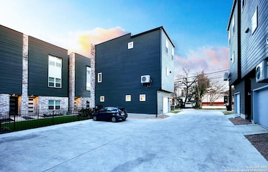 210 W Poplar St unit 101, San Antonio, TX 78212 - photo 2