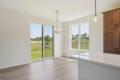 2690 Mapleton Ave 05 Dining