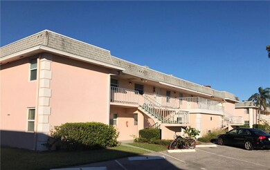 TROPIC GROVE CONDOS.  LOCATION! No age restriction