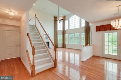 43248 Valiant Dr, Chantilly, VA 20152 - photo 2