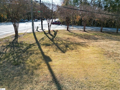 746 S Pleasantburg Dr, Greenville, SC 29607 - photo 3