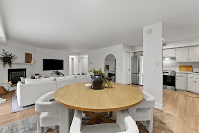 9051 S Roberts Rd unit 310, Hickory Hills, IL 60457 - photo 6