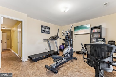 207 Wimbeldon Ct unit 210, Stafford, VA 22556 - photo 6