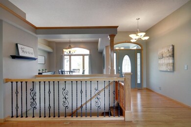 Warm and inviting flow from formal dining to livin